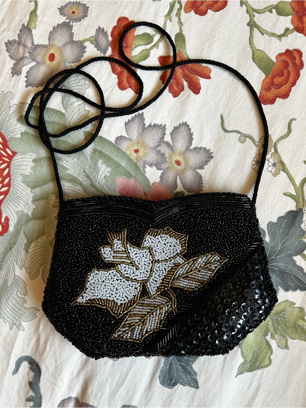Beaded Clutrch